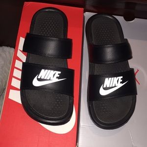 Nike Benassi Duo Slides